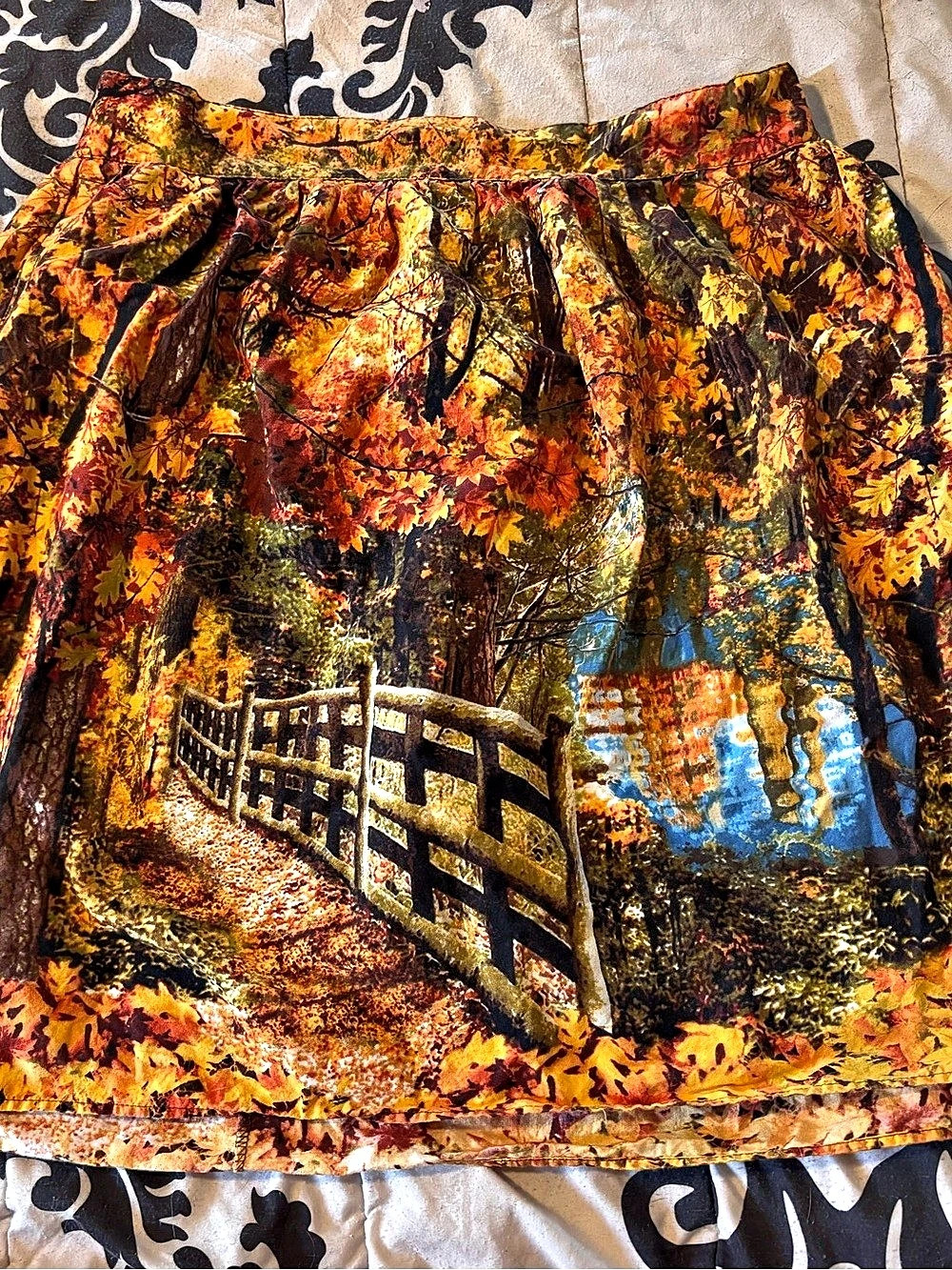 Retrolicious Fall Foliage Scenic Print Skirt 1X Pockets Made in USA